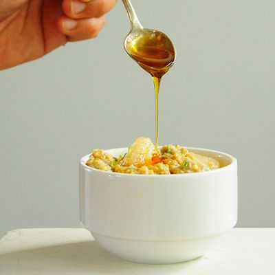 Kasza owsiana z ananasem i natką pietruszki