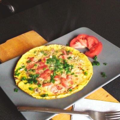 Omlet z warzywami i otrębami